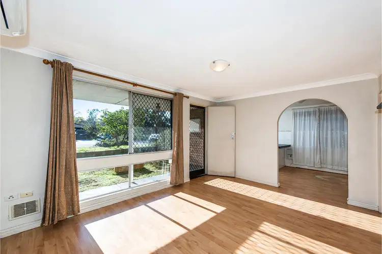 Fifth view of Homely semi-detached listing, 27 Satellite Place, Carlisle WA 6101