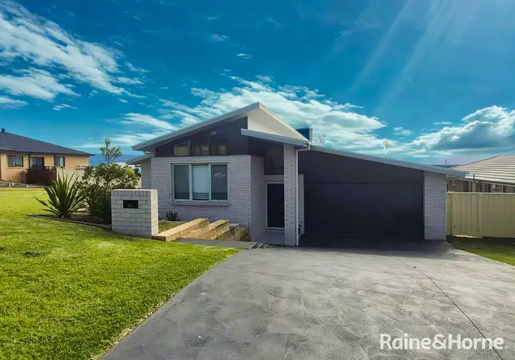 43 Jindalee Crescent