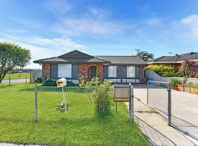 2 Supply Avenue, Lurnea NSW 2170