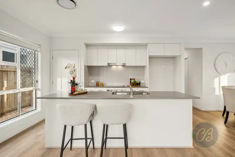 11 Cambridge Circuit