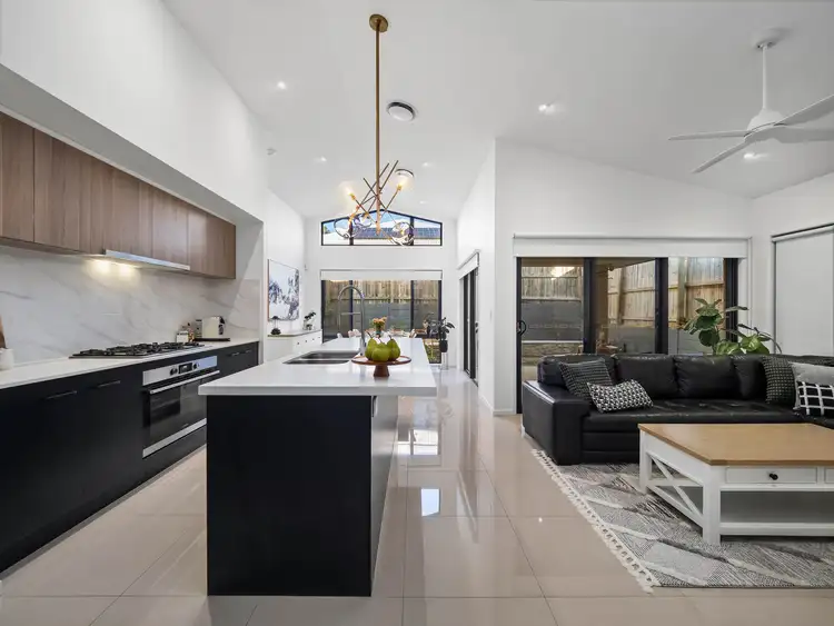 Fourth view of Homely house listing, 4 Ismaeel Circuit, Kuraby QLD 4112