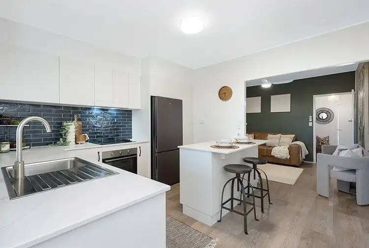 9 Maryvale Street, West End QLD 4810