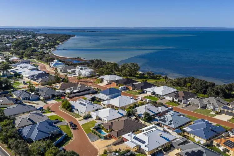 Second view of Homely house listing, 7 Zendora Court, Falcon WA 6210