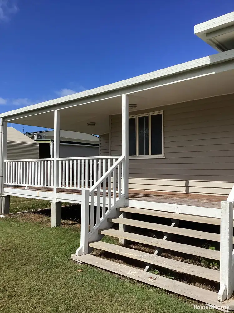 35 Kent Street, Urangan QLD 4655