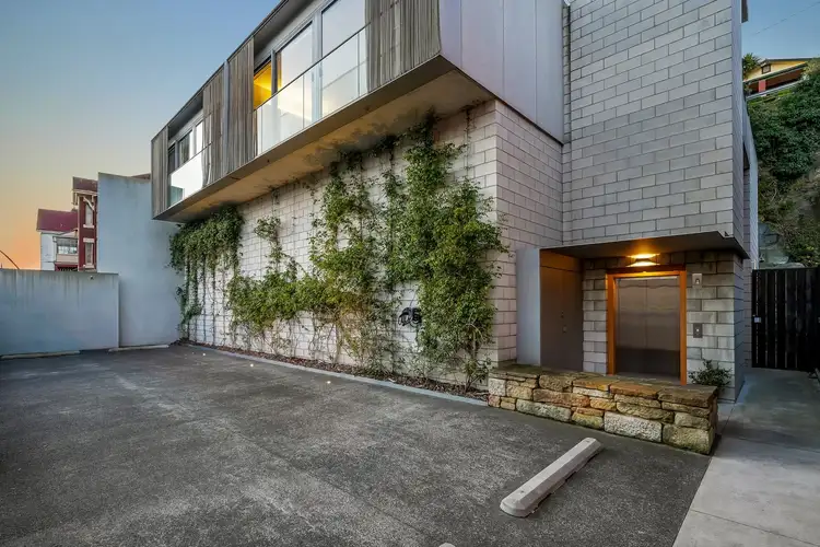 1/95 Brooker Avenue, Glebe TAS 7000