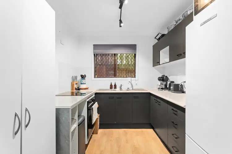 2/60 Frank Street, Labrador QLD 4215