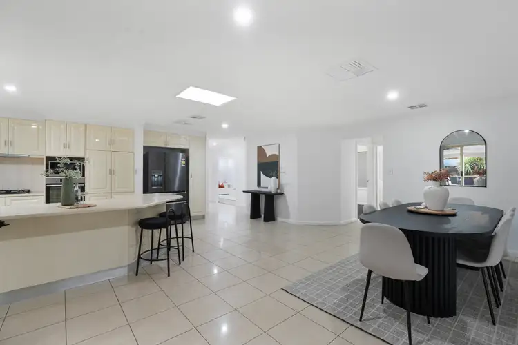 12 Christine Circuit, Craigmore SA 5114