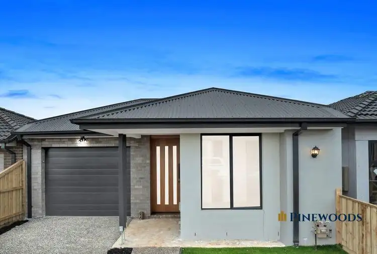 11 Delhi Grove, Rockbank VIC 3335