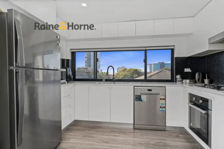 6/128 Moore Street, Liverpool NSW 2170