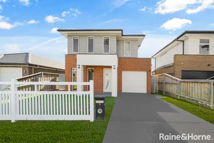 5 Hotham Road, Minto NSW 2566