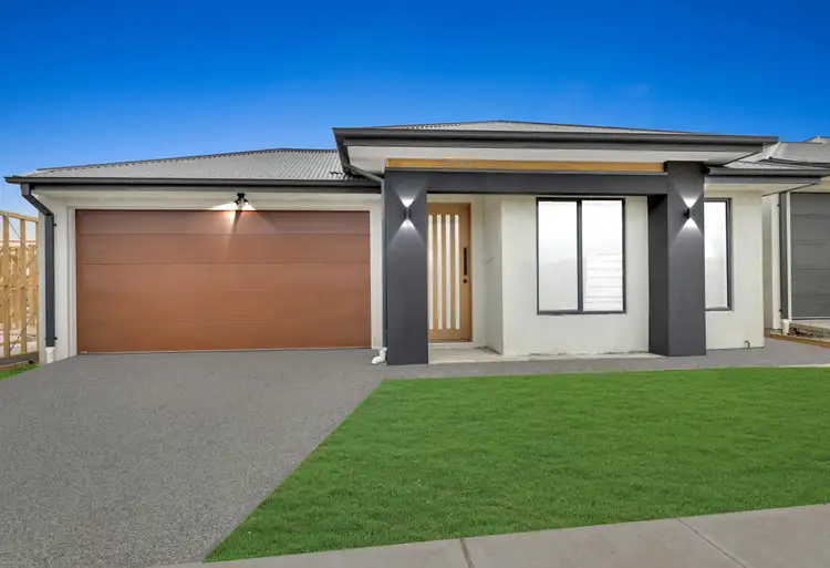 Second view of Homely house listing, 33 Whitby Circuit, Fraser Rise VIC 3336