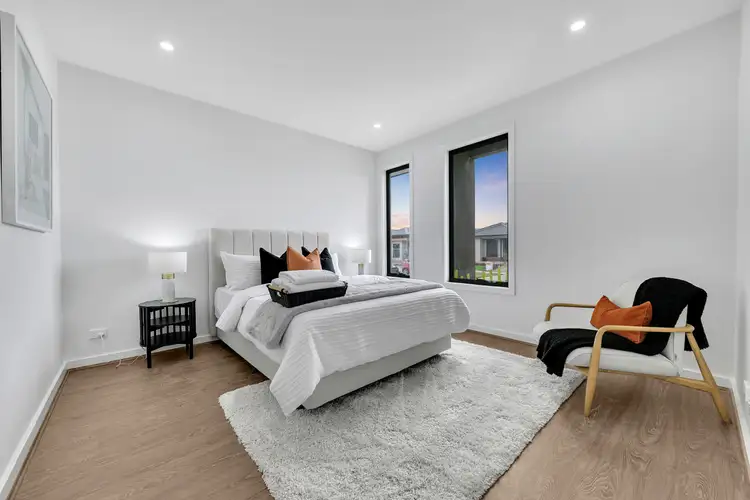 Sixth view of Homely house listing, 33 Whitby Circuit, Fraser Rise VIC 3336