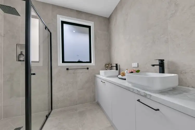 Seventh view of Homely house listing, 33 Whitby Circuit, Fraser Rise VIC 3336