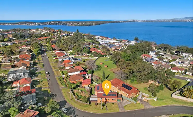 21 Gloria Crescent, Lake Heights NSW 2502
