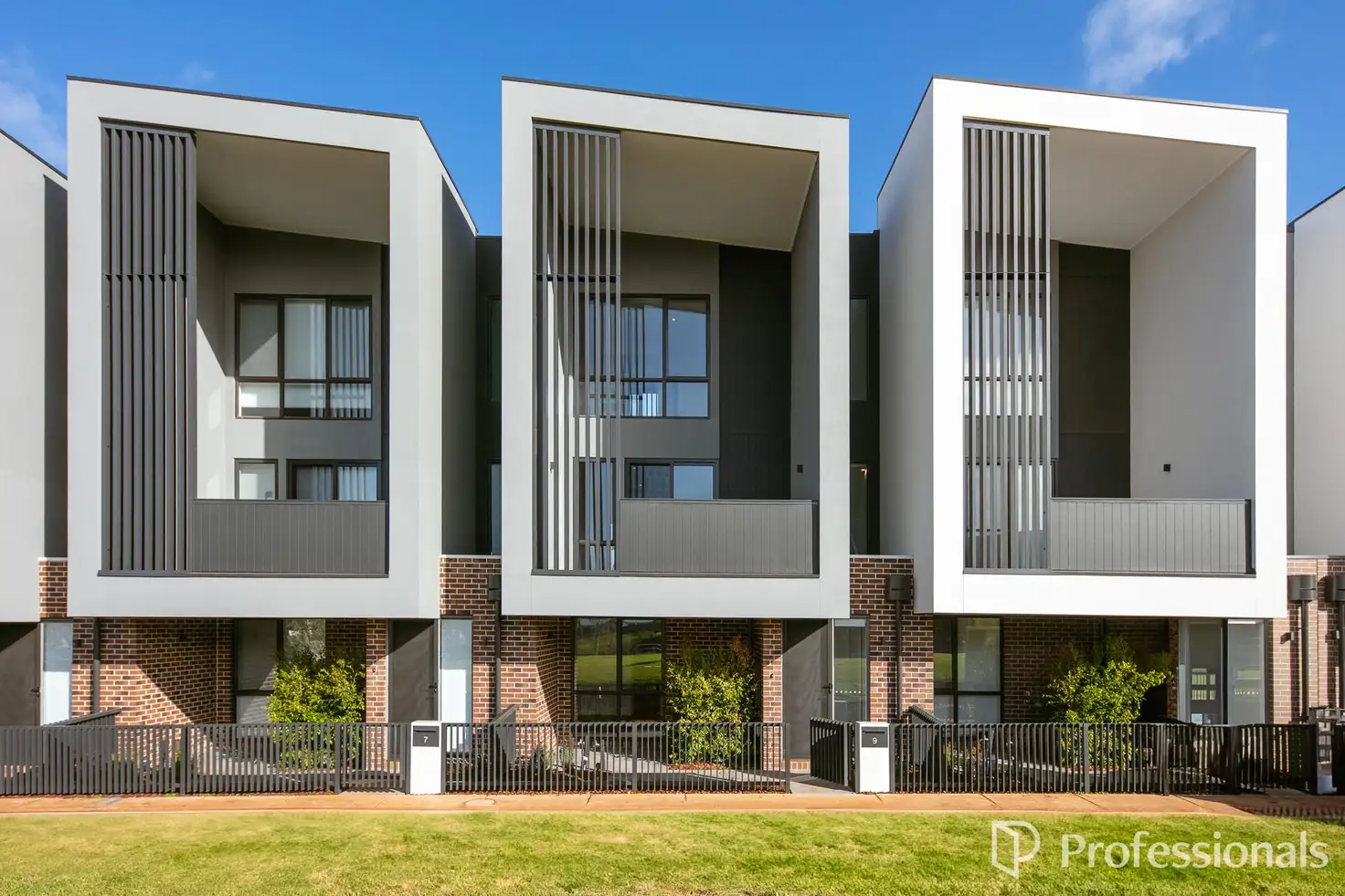 Main view of Homely townhouse listing, 9 Teddy Walk, Aintree VIC 3336