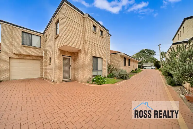 2/3 Stanbury Crescent, Morley WA 6062
