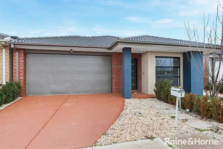 5 Tower Street, Thornhill Park VIC 3335