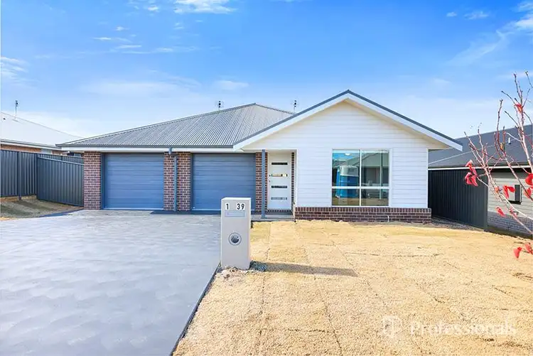 2/39 Wattle Street, Kootingal NSW 2352