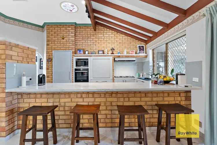 10 Dampier Court, Thornlie WA 6108