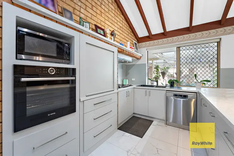 10 Dampier Court, Thornlie WA 6108