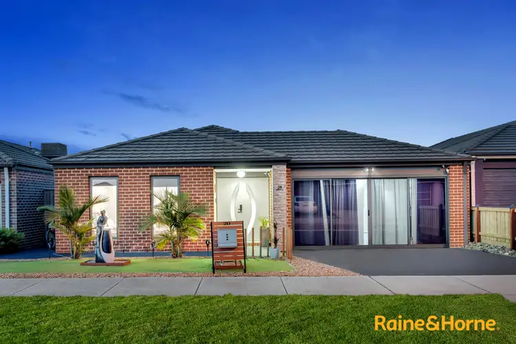 20 Avonbury Circuit, Cranbourne West VIC 3977