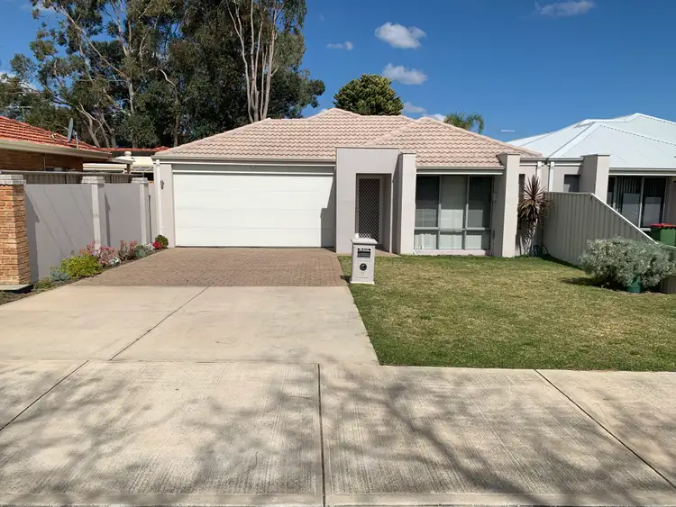 4b Hall Place, Kardinya WA 6163