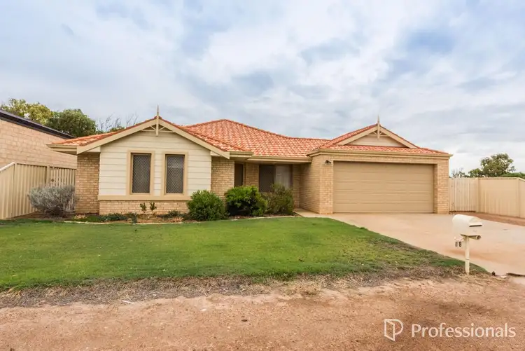 18 Stillwater Avenue, Drummond Cove WA 6532