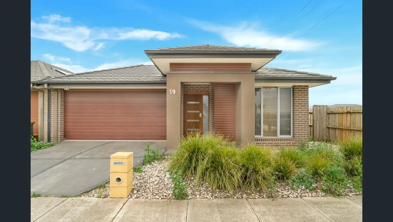 Main view of Homely house listing, 19 Holly Green Circuit, Truganina VIC 3029