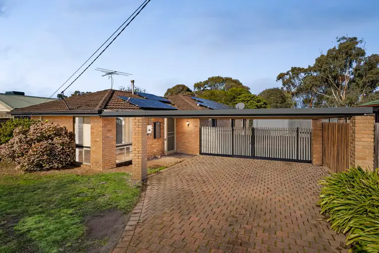 81 Charter Road West