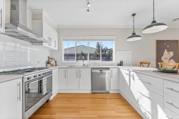 Fifth view of Homely house listing, 84 The Skyline, Sunbury VIC 3429