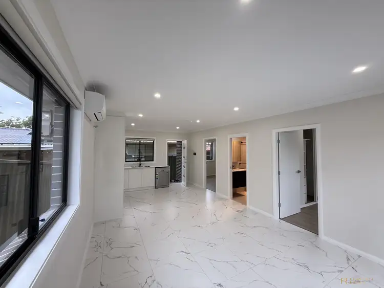 48A Topaz Crescent