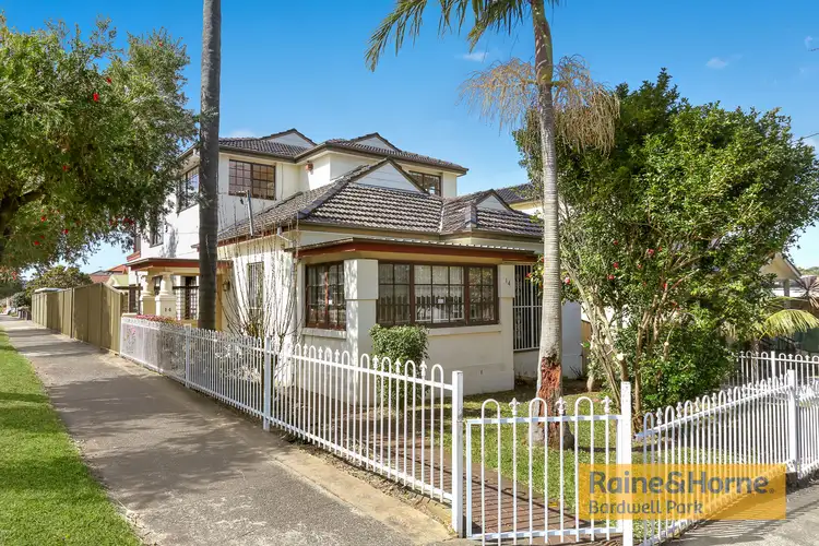 14 Vivian Street