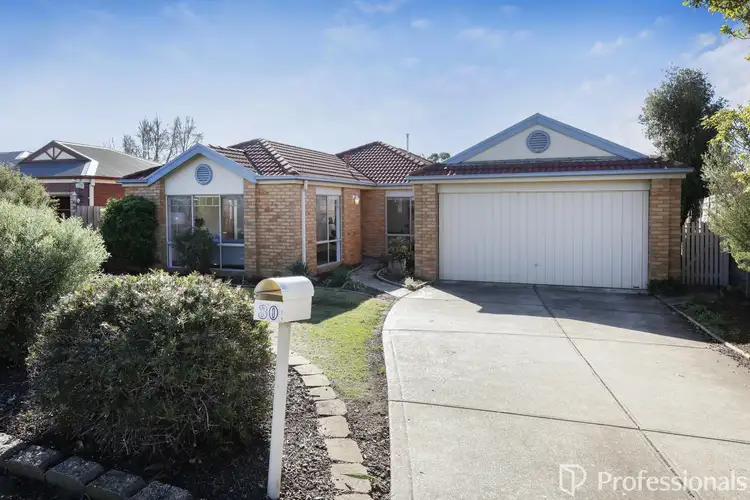 30 Pinnacle Crescent