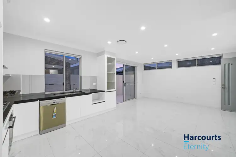 4/2-4 Andrew Place, Girraween NSW 2145