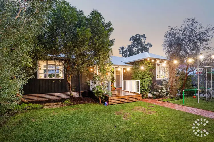 17 Harwood Street, Hilton WA 6163