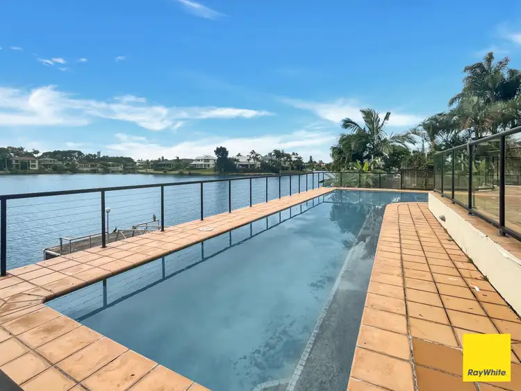 16 San Simeon Drive, Clear Island Waters QLD 4226
