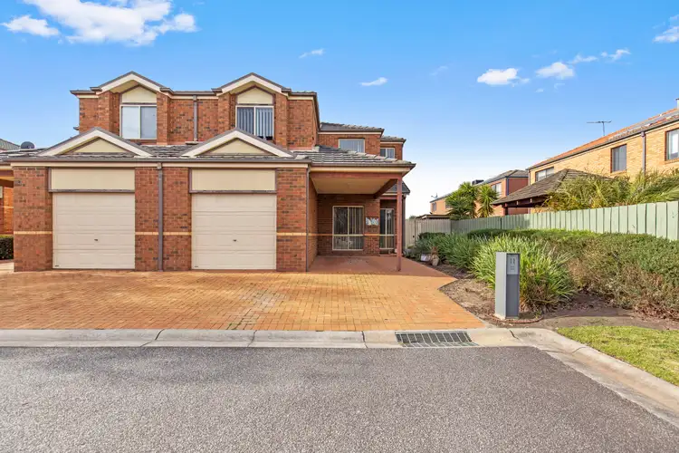 11 Kirren Close, Cranbourne VIC 3977