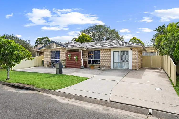 28 Longford Crescent