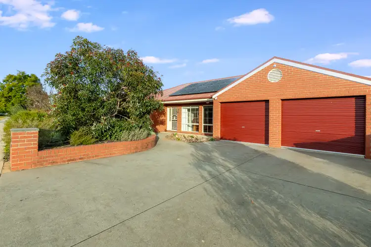 Main view of Homely house listing, 32 Falcon Circuit, Wodonga VIC 3690