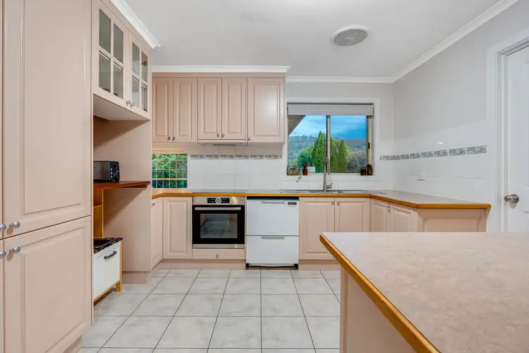 Fifth view of Homely house listing, 32 Falcon Circuit, Wodonga VIC 3690