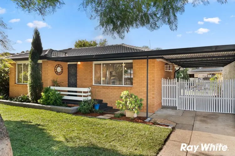 27 NELLIE STEWART DR, Doonside NSW 2767