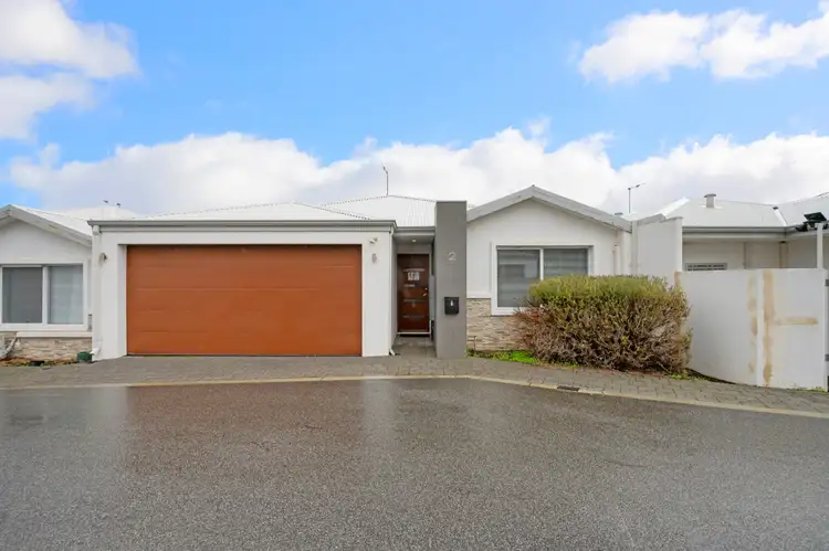 2/90 West Churchill Avenue, Lake Coogee WA 6166