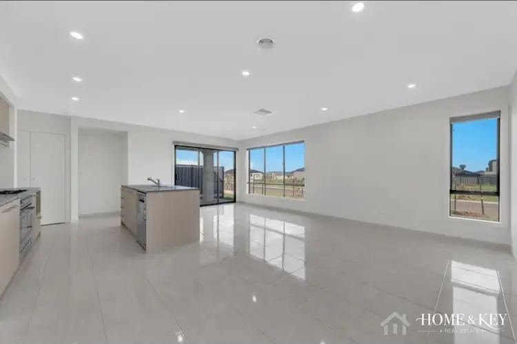 Fifth view of Homely house listing, 2 Tungsten Drive, Kalkallo VIC 3064
