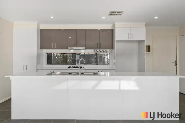 6 Taggart Terrace, Coombs ACT 2611