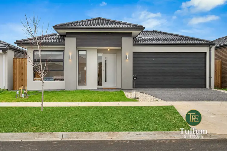 20 Khan Boulevard, Clyde North VIC 3978