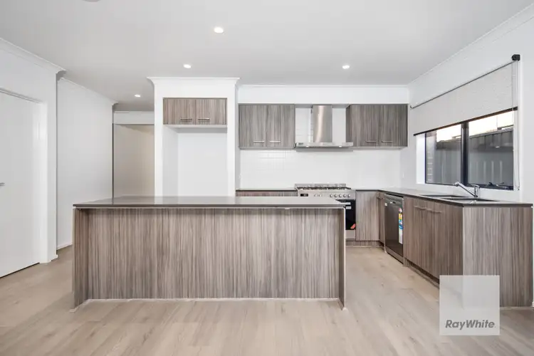 12 Downley Loop, Strathtulloh VIC 3338