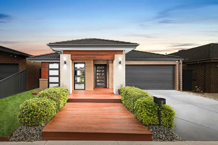 5 Uralla Street, Manor Lakes VIC 3024