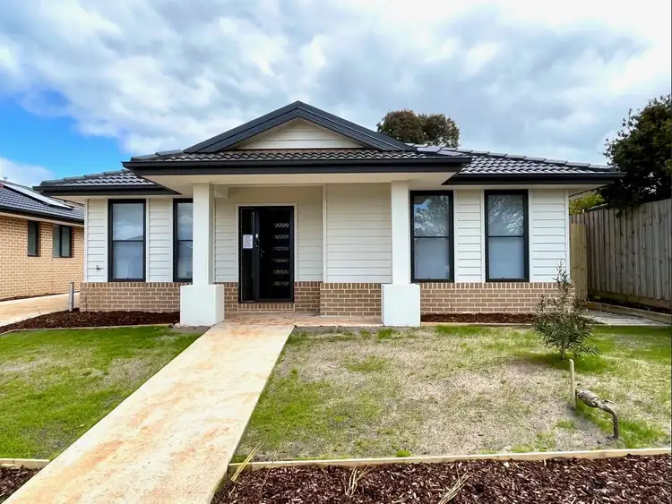 Main view of Homely house listing, 4/19 Mckindlay Street, Drouin VIC 3818