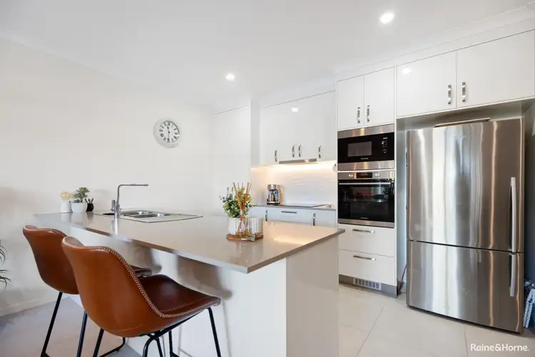 Sixth view of Homely unit listing, 4/3-15 Shell Street, Urangan QLD 4655