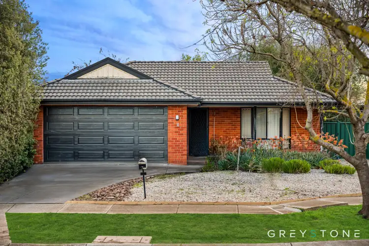 7 Woodbridge Place, Burnside VIC 3023
